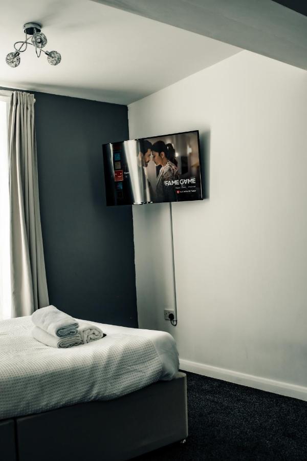 Dealhouse 10 Apartment