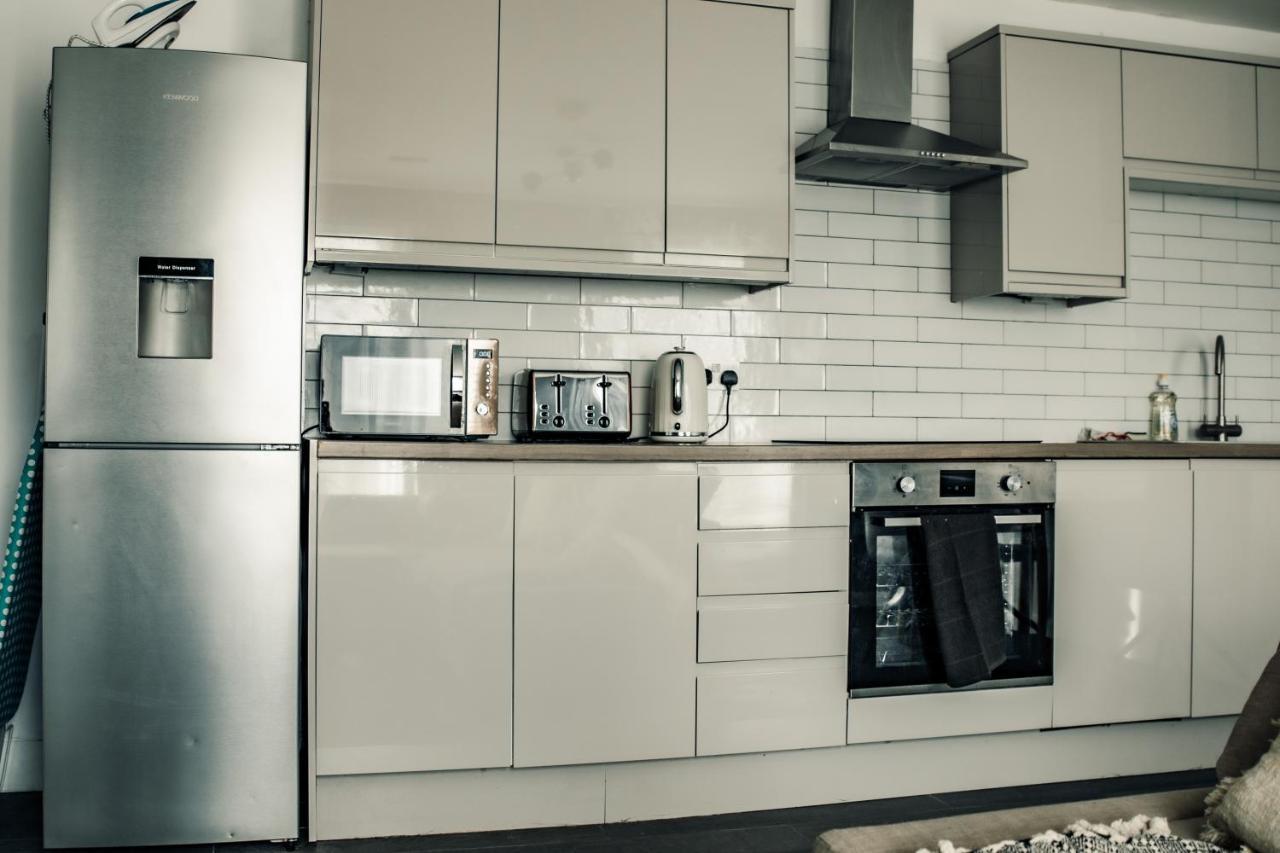 Dealhouse 10 * Huddersfield