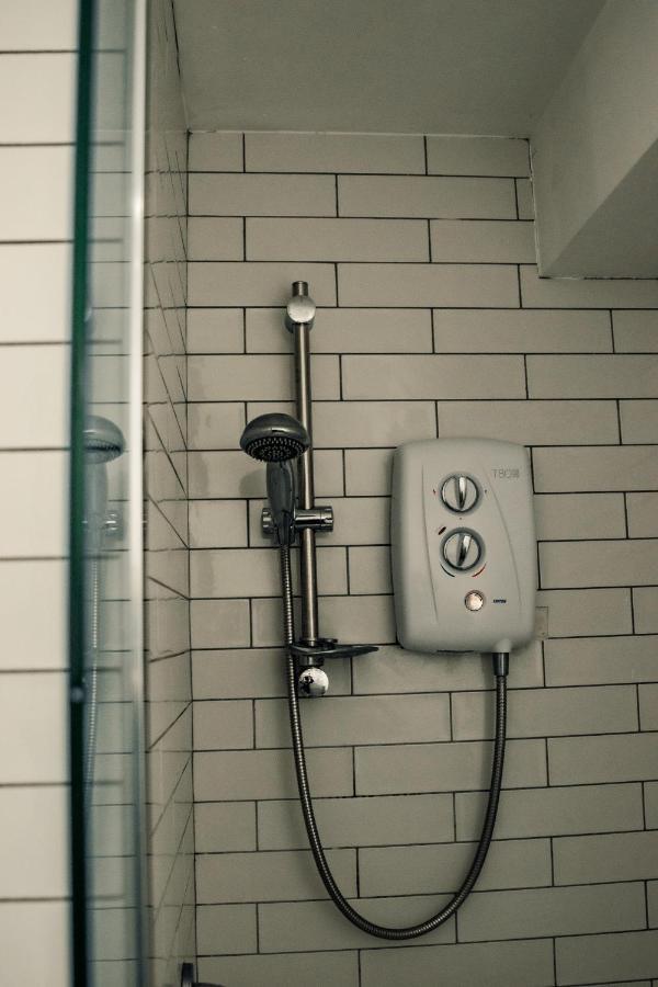 Dealhouse 10 * Huddersfield